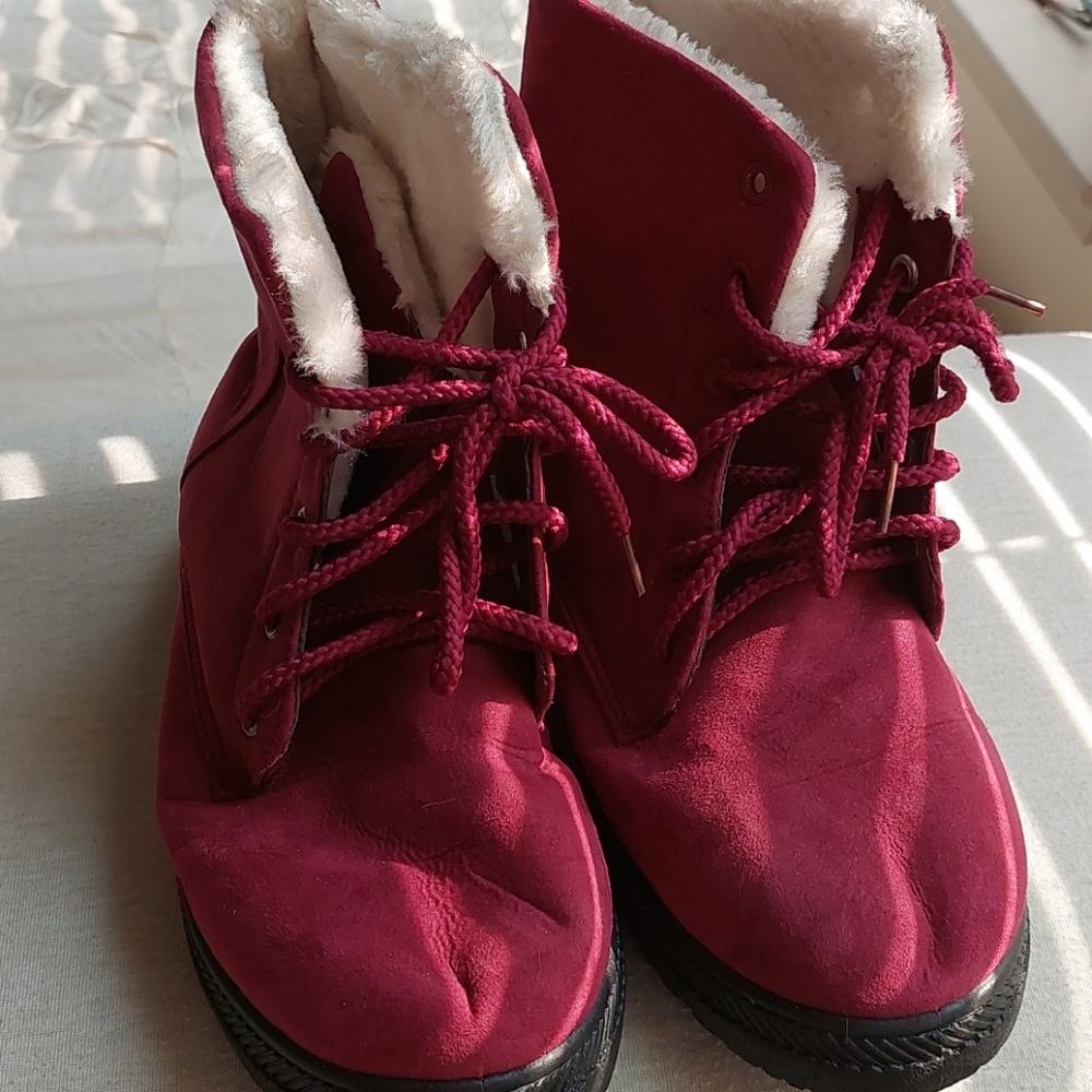 Fux fur boots, size 9, Red. Brand SQL.